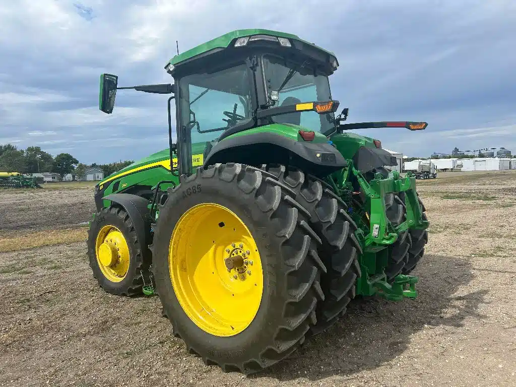 Gallery image 2 for 2023 John Deere 8R 250 Tractor