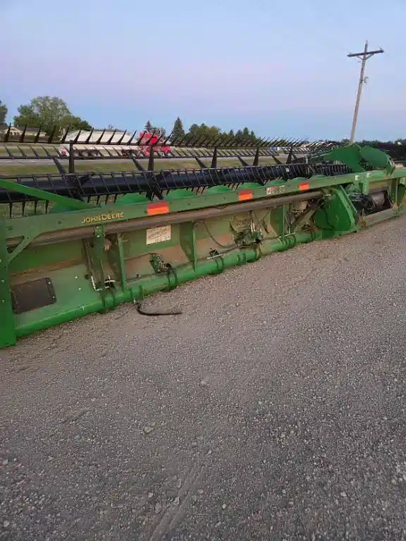 Gallery image 2 for 2019 John Deere 745FD Header - Draper