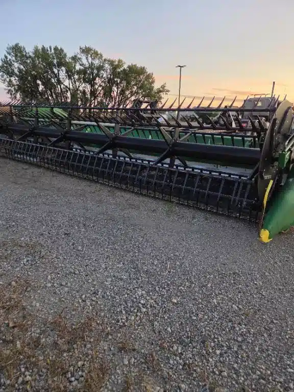 Gallery image 1 for 2019 John Deere 745FD Header - Draper