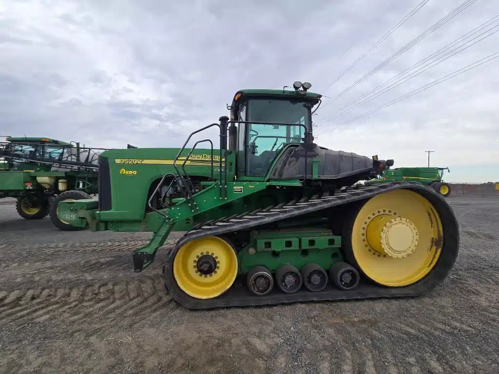 Gallery image 2 for 2006 John Deere 9520T Tractor