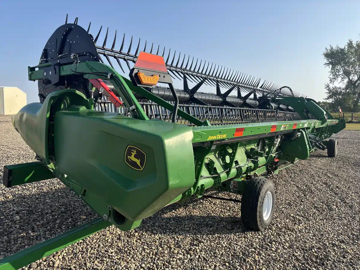 Gallery image 1 for Used 2022 John Deere RD45F Header - Flex