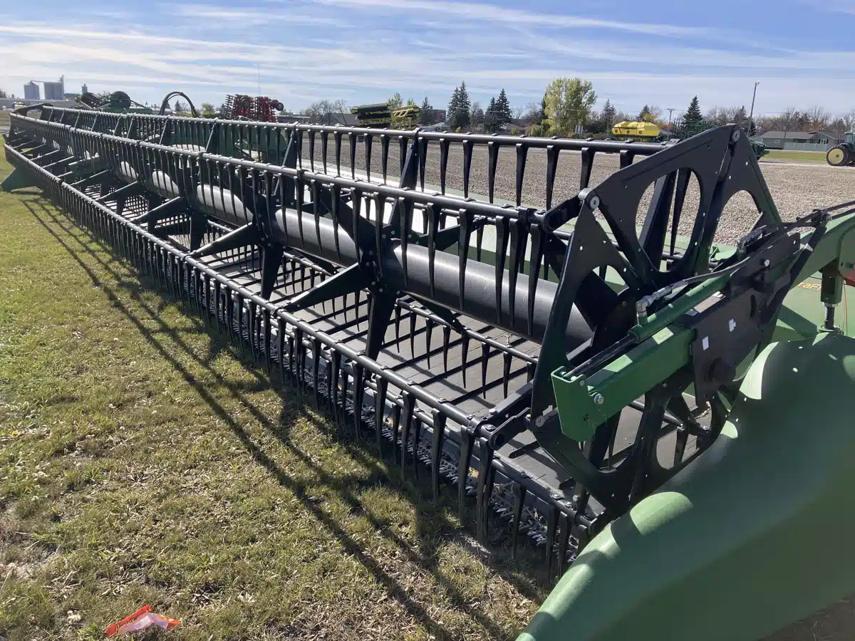 Gallery image 2 for Used 2016 John Deere 645FD Header - Draper