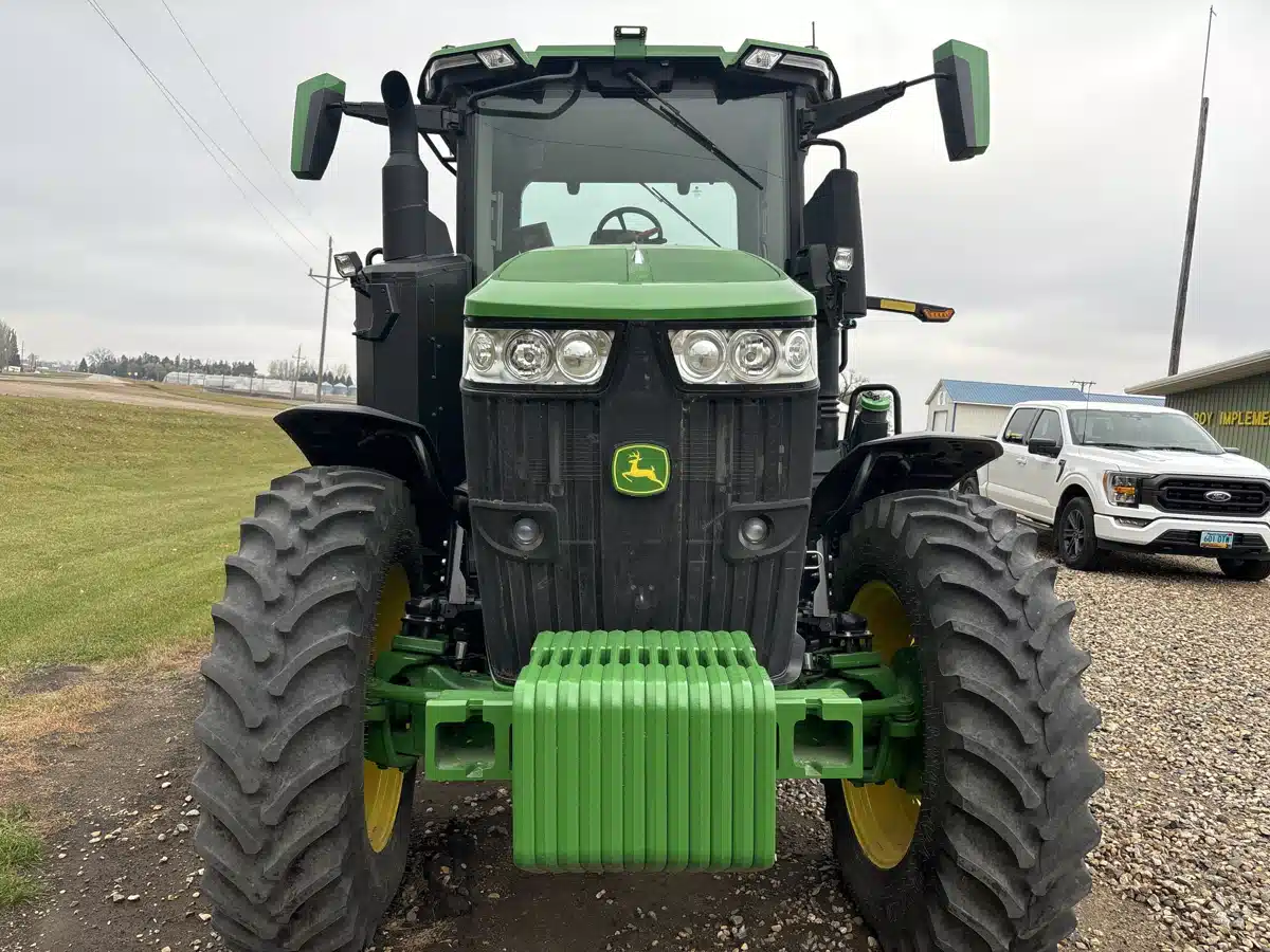 Gallery image 2 for Used 2023 John Deere 7R 210 Tractor