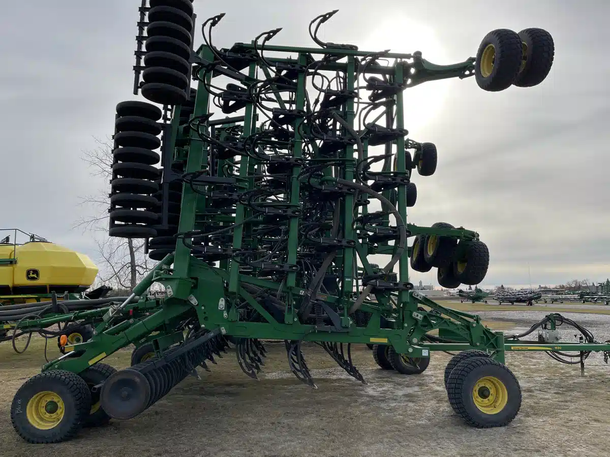 Gallery image 2 for Used 2011 John Deere 1830 Air Drill
