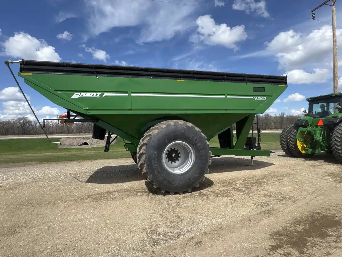 Gallery image 1 for Used 2025 Brent V1300 Grain Cart