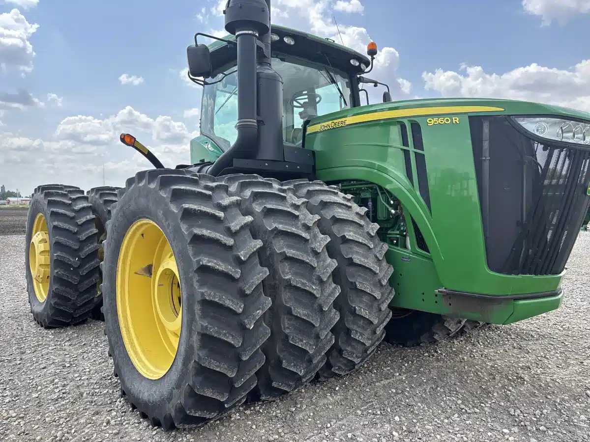 Gallery image 2 for Used 2012 John Deere 9560R Tractor