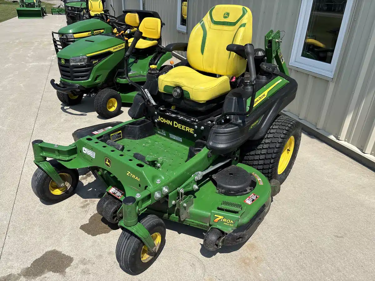 Gallery image 1 for Used 2023 John Deere Z930R Mower - Zero Turn
