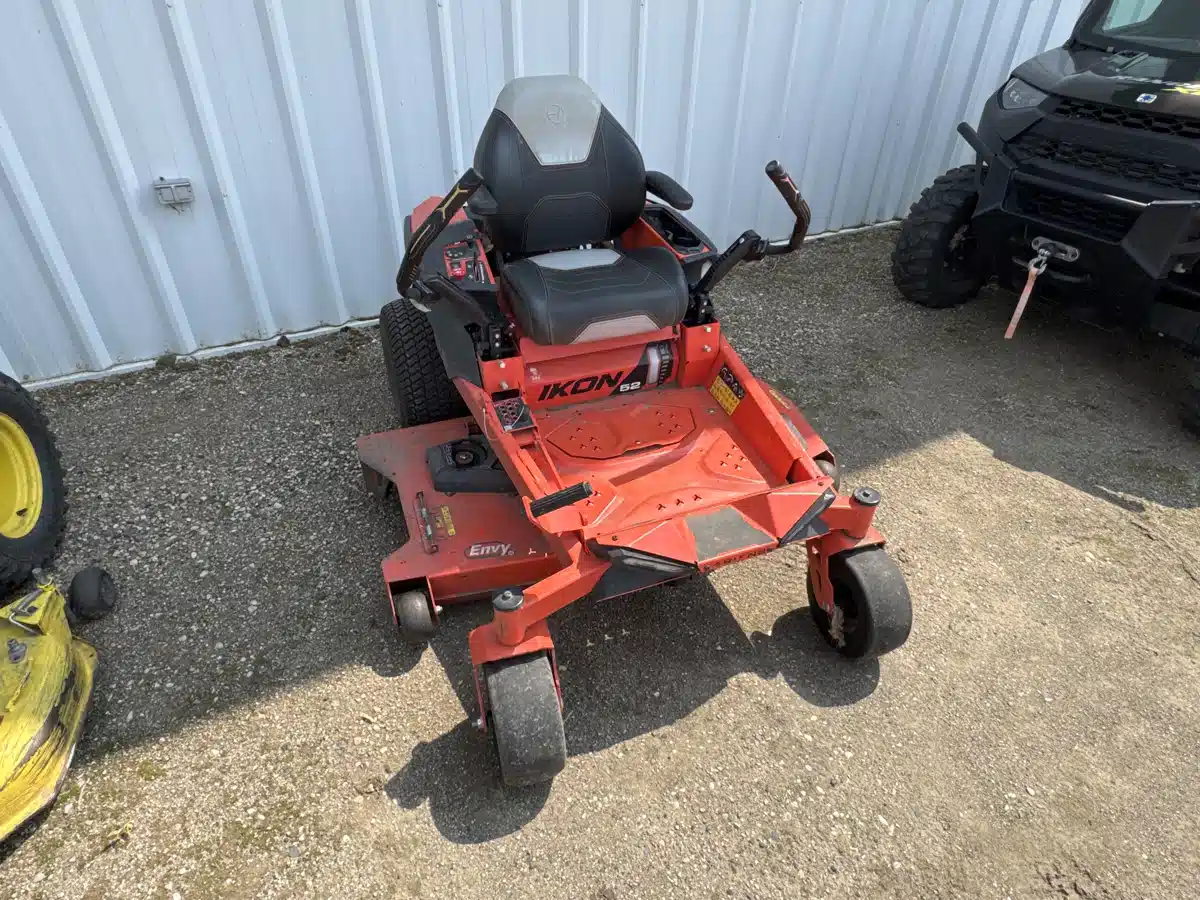Gallery image 1 for Used Ariens IKON 52 Mower - Zero Turn