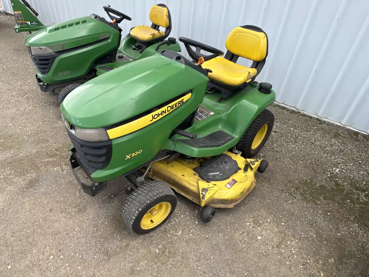 Gallery image 2 for Used 2011 John Deere X320 Lawn Tractor