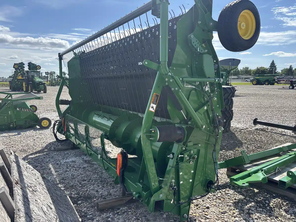 Gallery image 2 for Used 2022 John Deere BP15 Header - Pickup