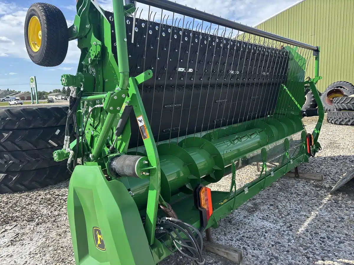 Gallery image 1 for Used 2022 John Deere BP15 Header - Pickup