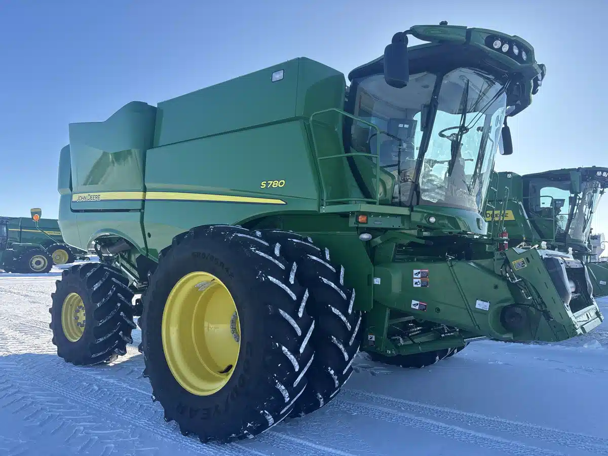 Gallery image 1 for 2024 John Deere S780 Combine