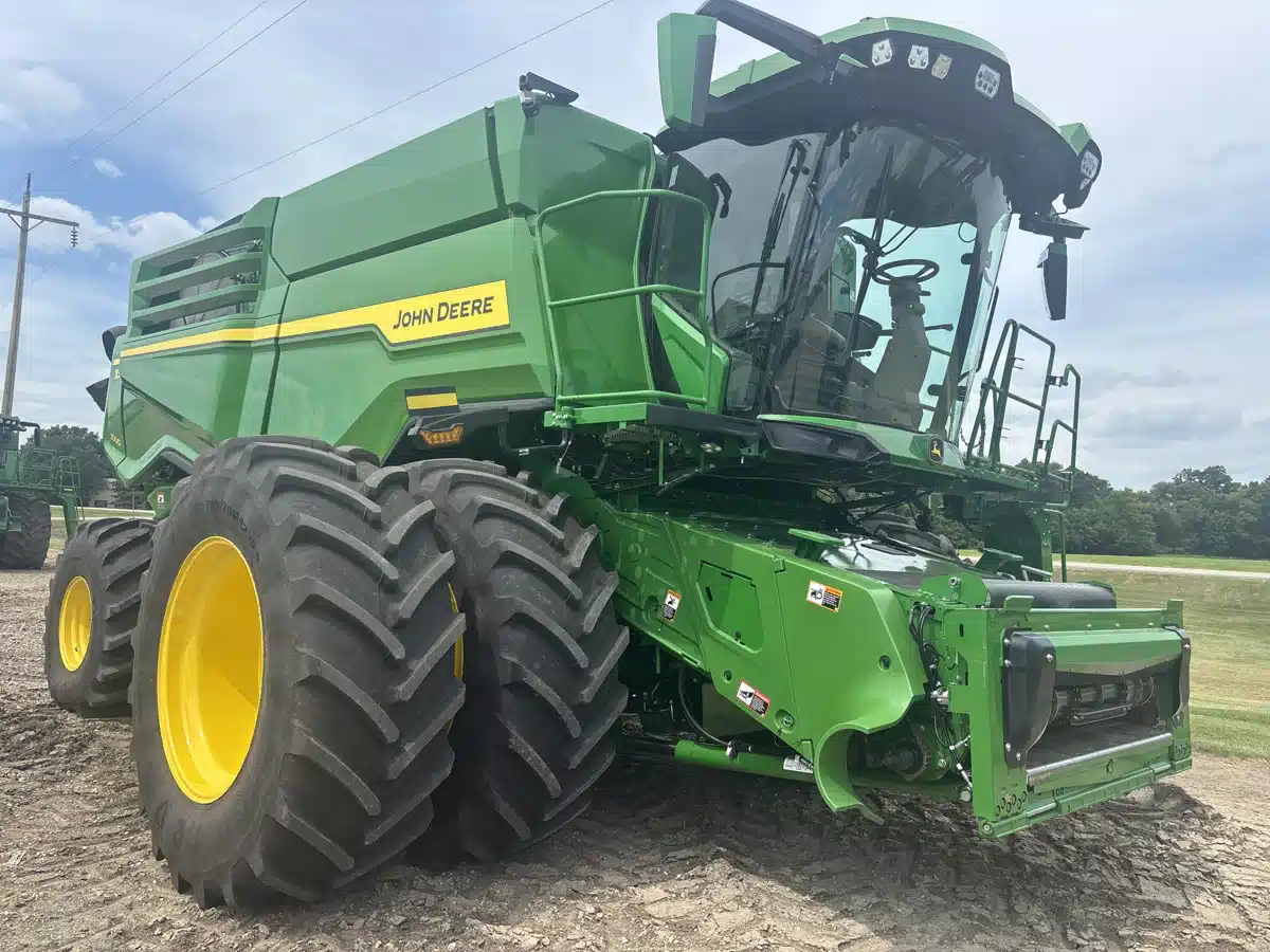 Gallery image 1 for 2025 John Deere X9 1000 Combine