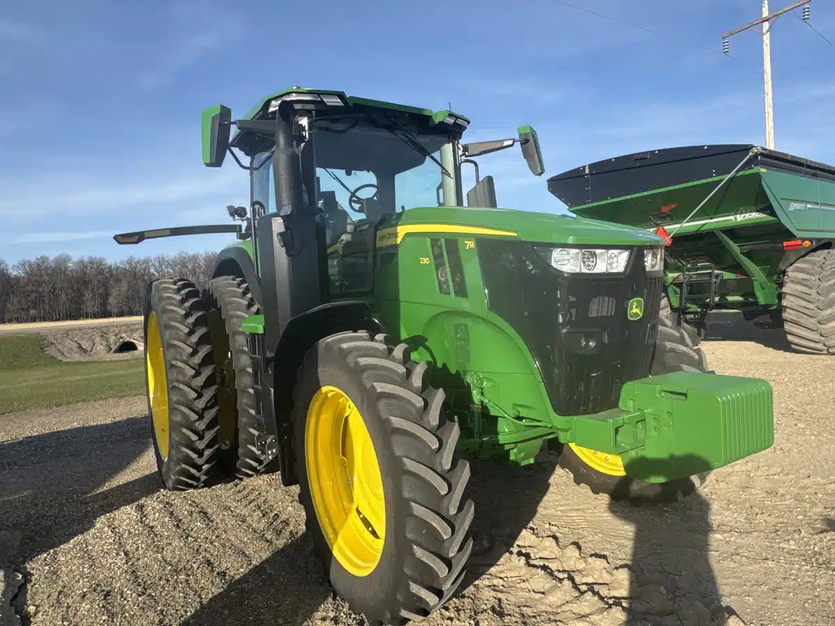 Gallery image 2 for 2025 John Deere 7R 230 Tractor
