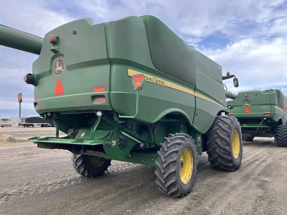 Gallery image 2 for 2012 John Deere S670 Combine