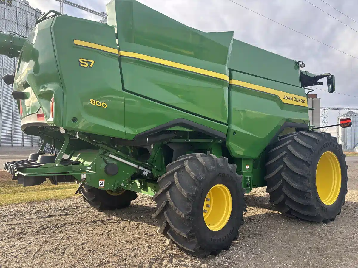 Used 2025 John Deere S7 800 Combine