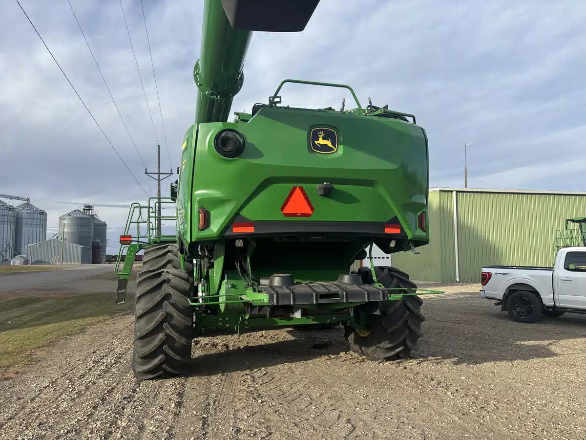 Gallery image 2 for Used 2025 John Deere S7 800 Combine