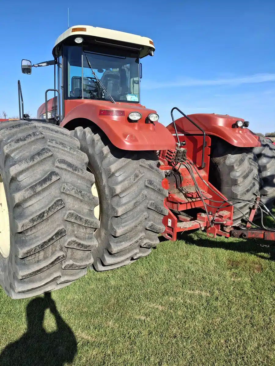 Gallery image 2 for Used 2008 Versatile 435 Tractor