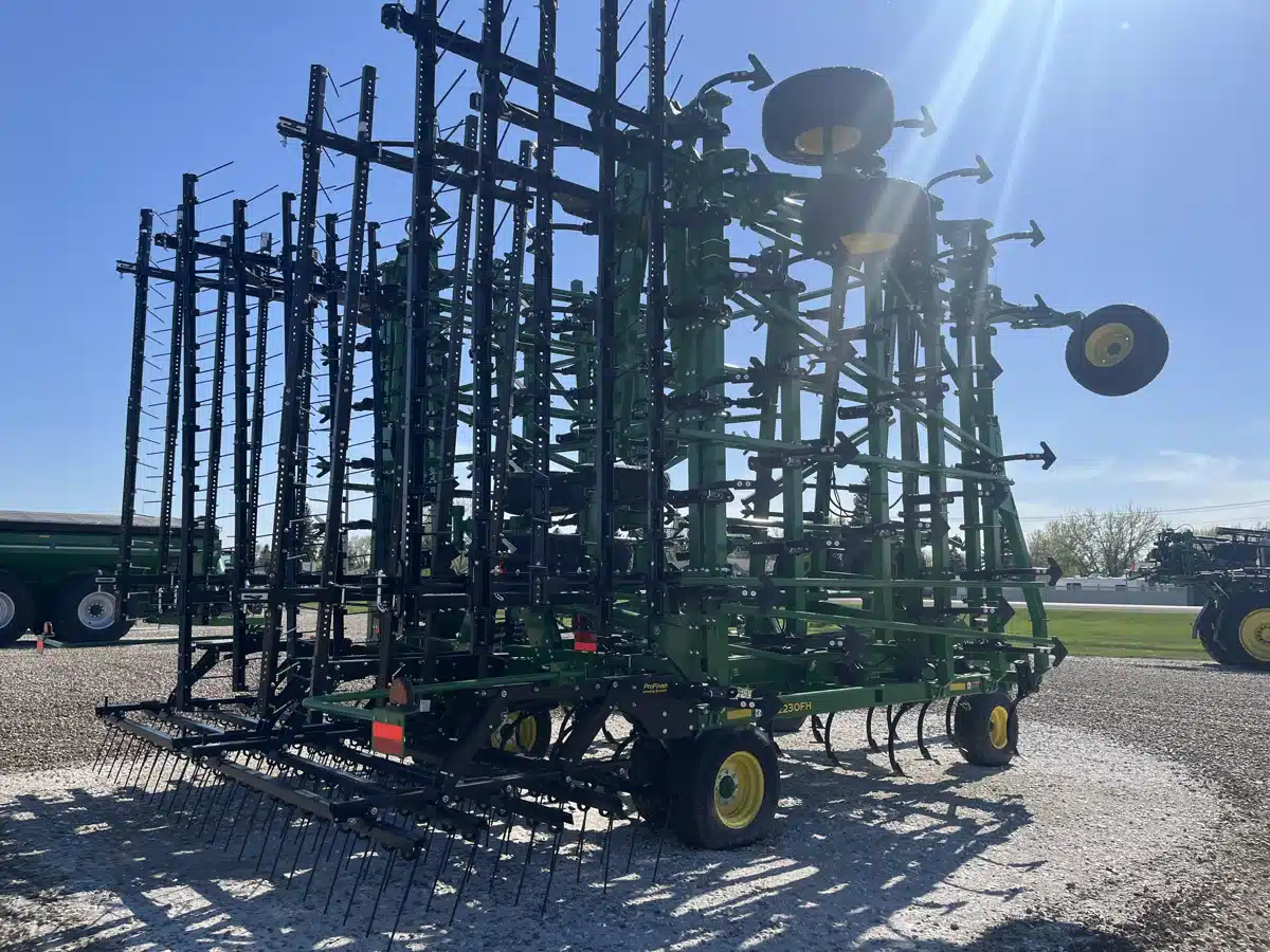 Gallery image 2 for 2026 John Deere 2230FH Cultivator