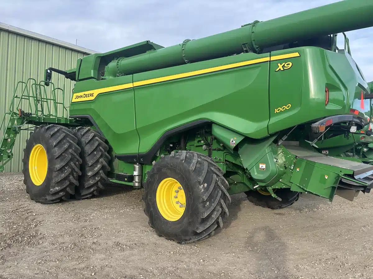 Gallery image 2 for 2023 John Deere X9 1000 Combine