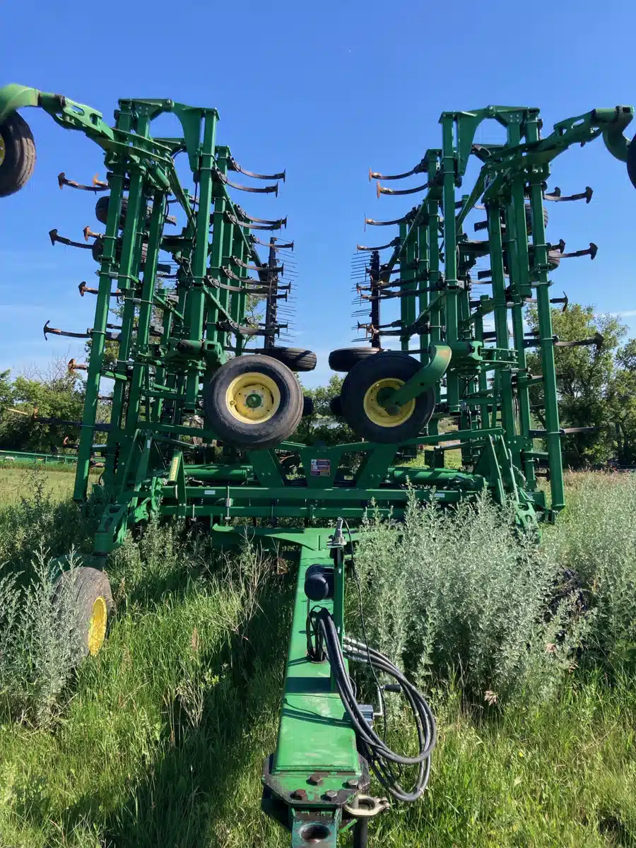 Gallery image 1 for 2015 John Deere 2210 Cultivator