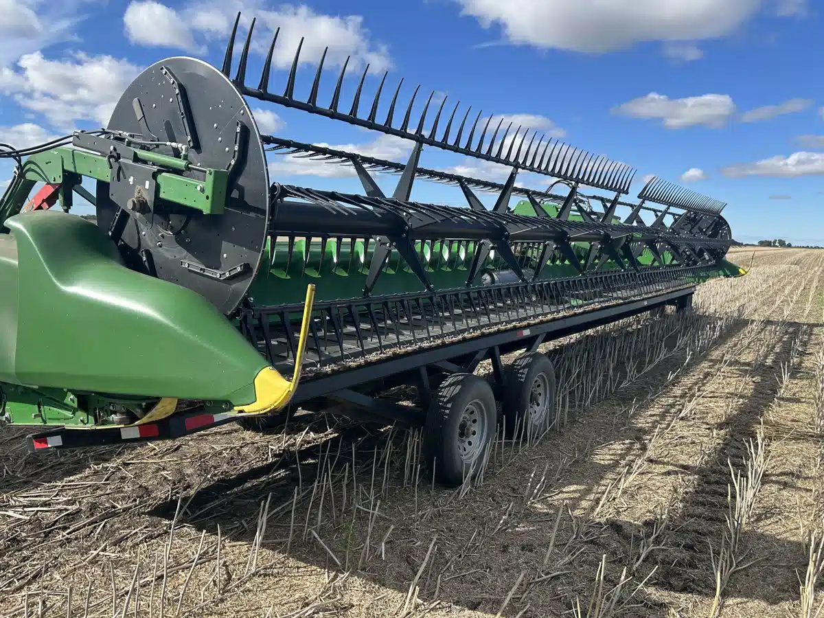 Gallery image 2 for 2022 John Deere RD40F Header - Flex Draper