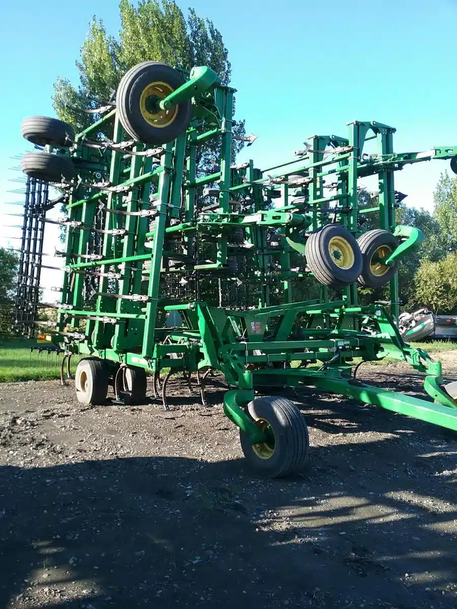 Photo de la Galerie 2 pour 2017 John Deere 2210 Cultivateur
