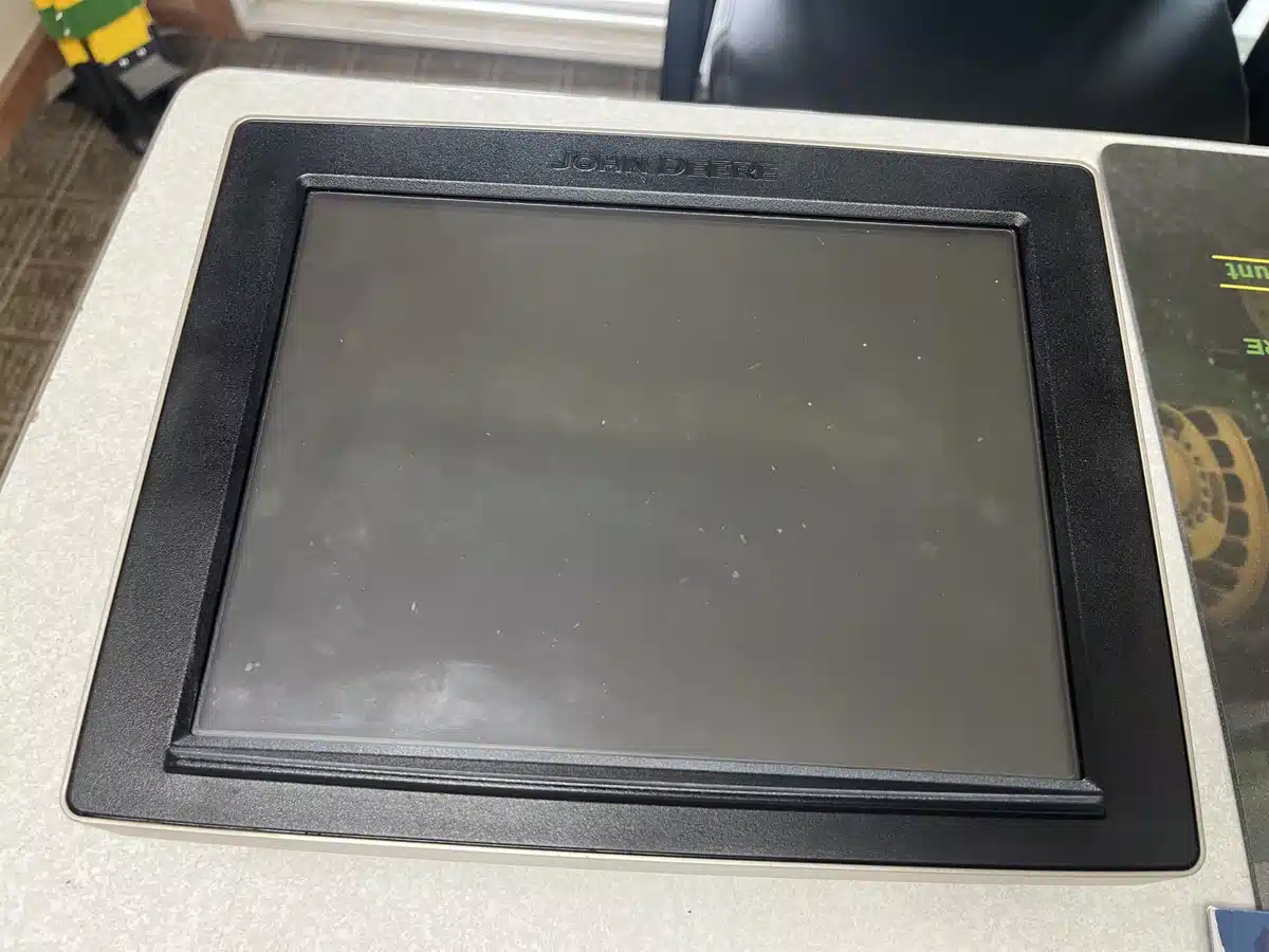 Gallery image 1 for 2018 John Deere 4640 Guidance System