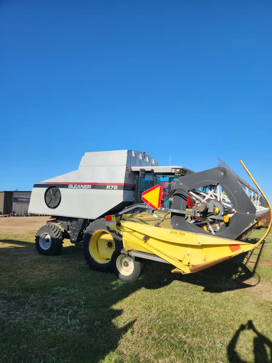 Image for Used 1998 Gleaner R72 Combine