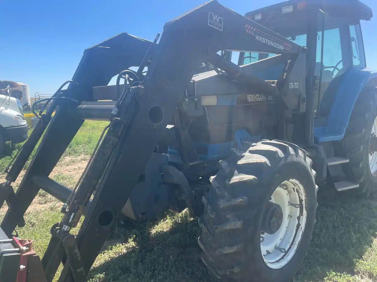 Gallery image 1 for Used 1996 New Holland 8670 Tractor
