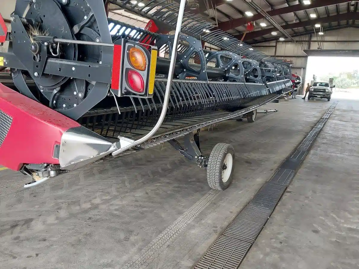 Gallery image 1 for Used 2019 MacDon FD140 Header - Flex Draper