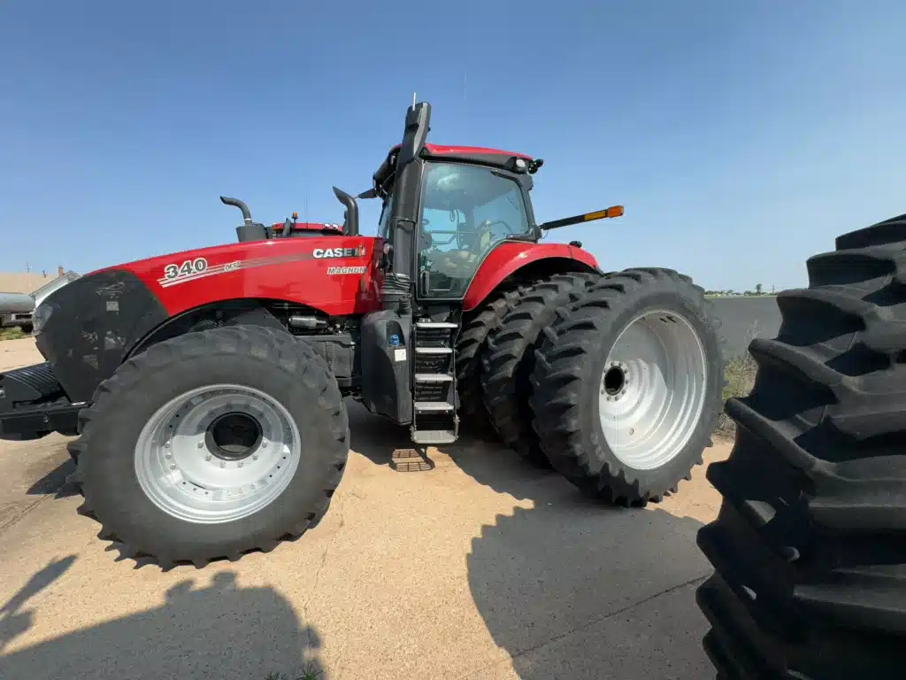 Gallery image 2 for Used 2023 Case IH MAGNUM 340 Tractor