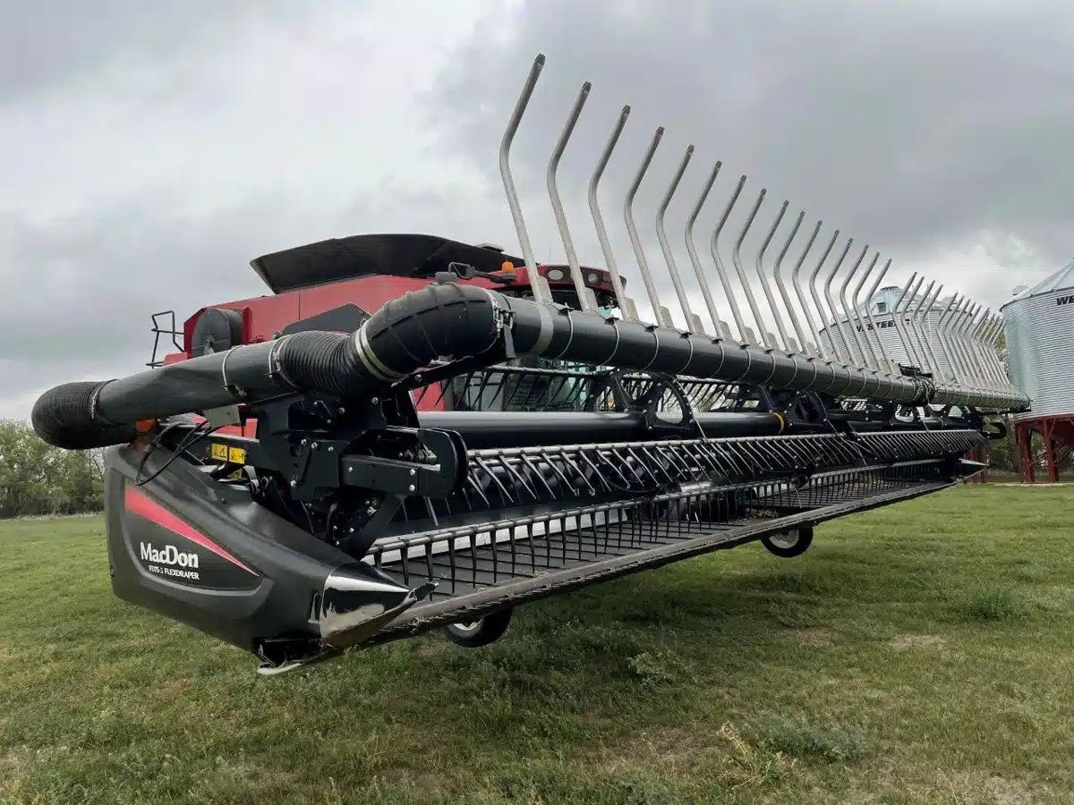 Gallery image 2 for Used 2013 MacDon FD75 Header - Flex Draper