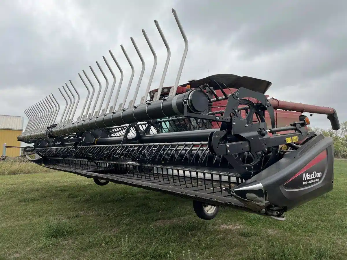 Gallery image 1 for Used 2013 MacDon FD75 Header - Flex Draper