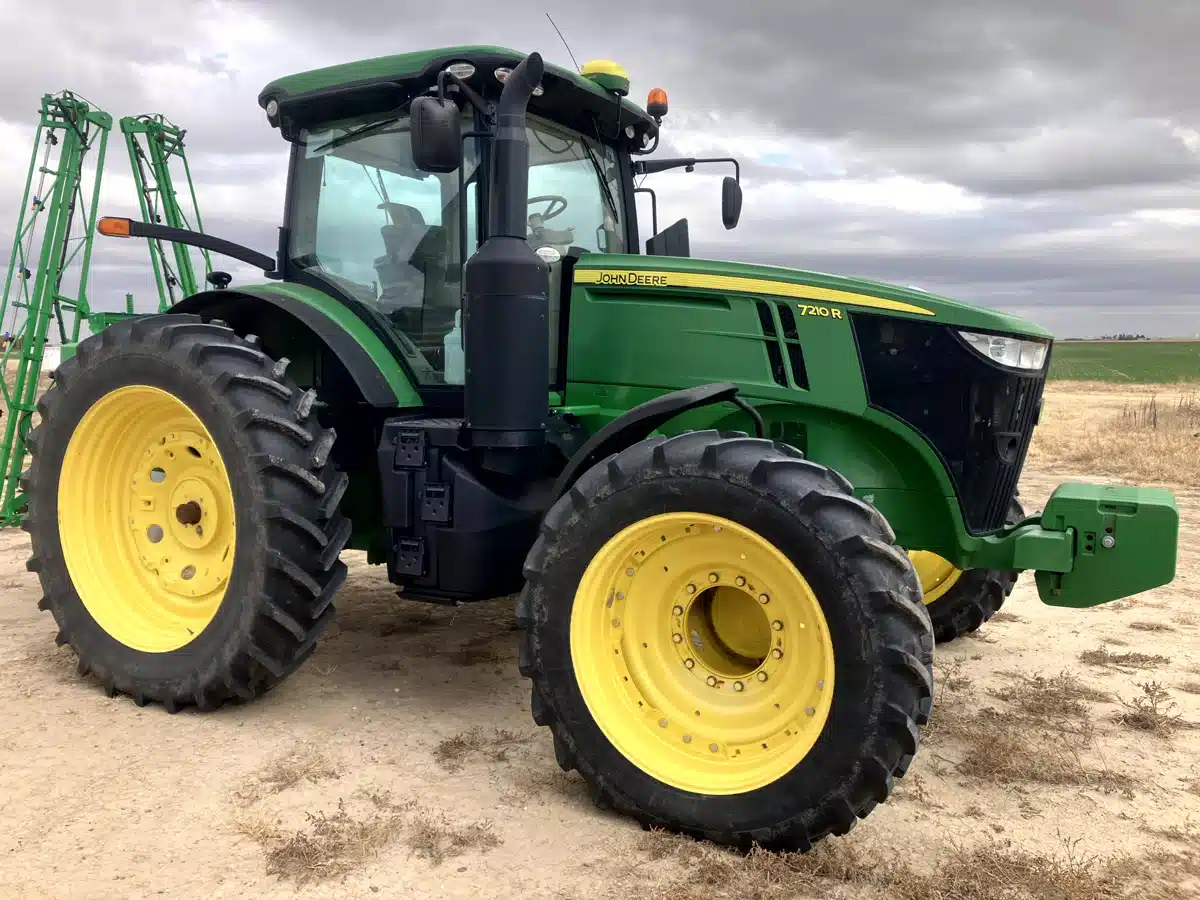 Gallery image 1 for Used 2015 John Deere 7210R Tractor