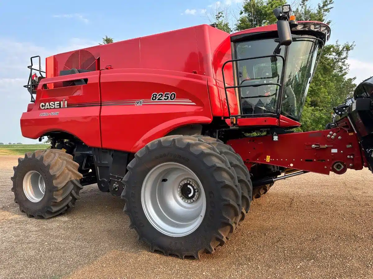 Gallery image 2 for Used 2022 Case IH 8250 Combine