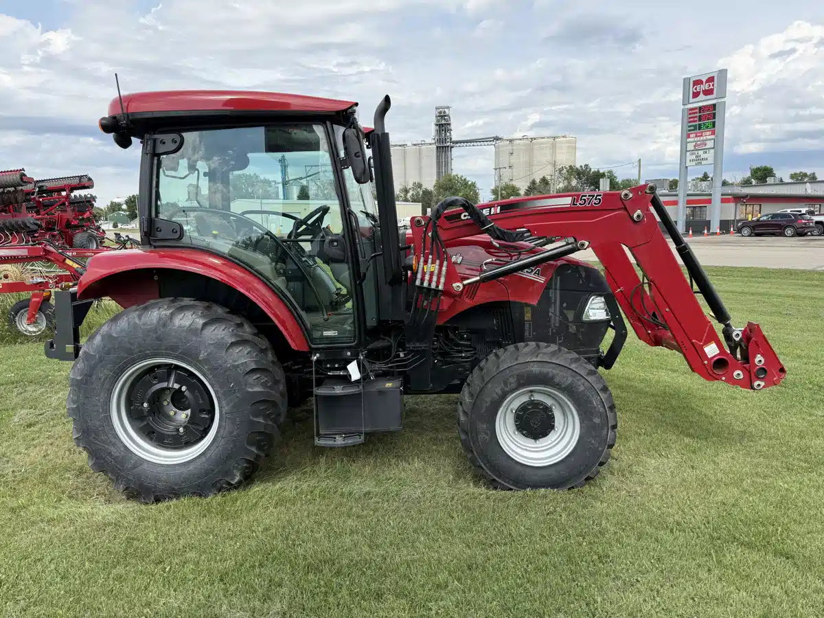 Gallery image 1 for 2022 Case IH FARMALL 115A Tractor