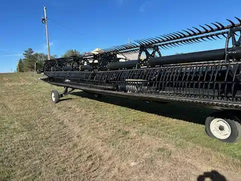 Gallery image 2 for Used 2019 MacDon FD140 Header Combine