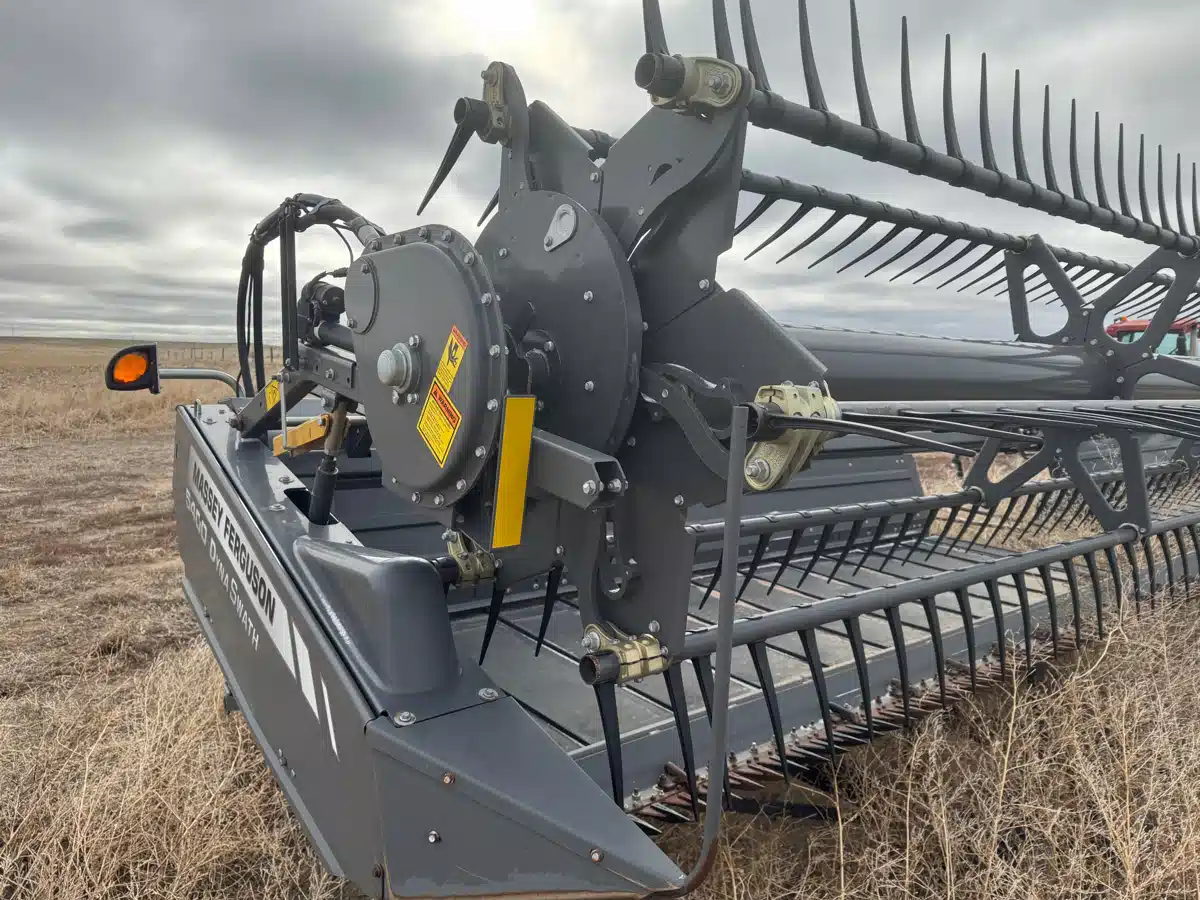 Gallery image 2 for Used 2022 Massey Ferguson 5400DS Header - Draper