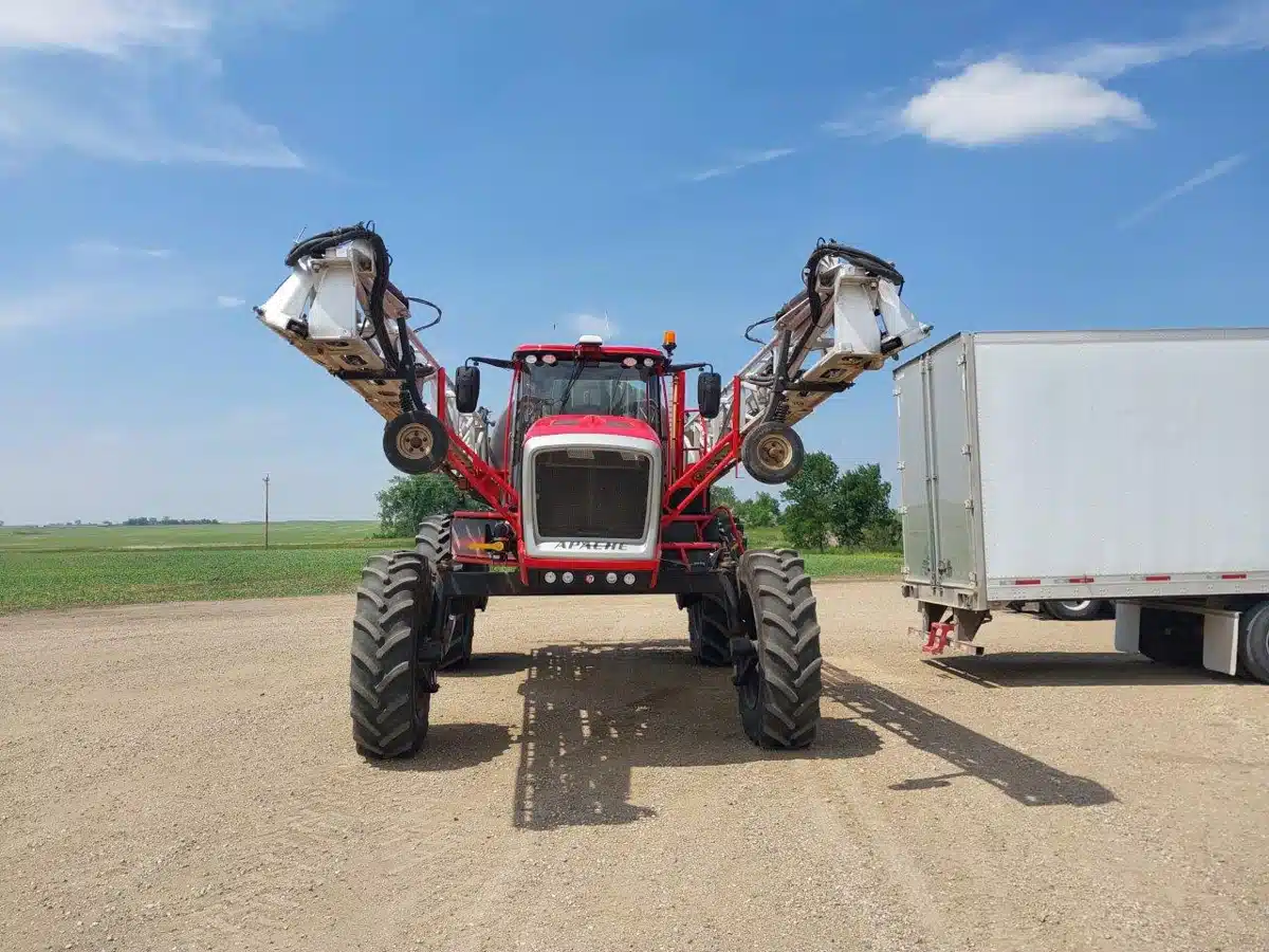 Gallery image 2 for Used 2020 Apache AS1240 Sprayer - Self Propelled