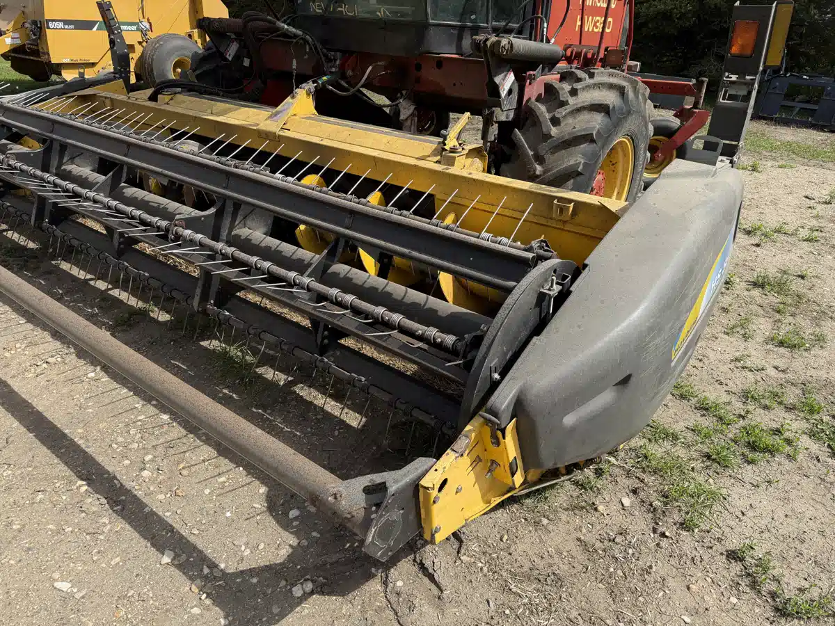 Gallery image 2 for Used 2011 New Holland HS16 Mower Conditioner