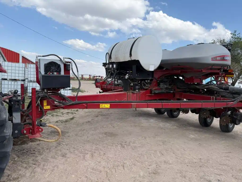 Gallery image 2 for Used 2014 Case IH 1255 Planter