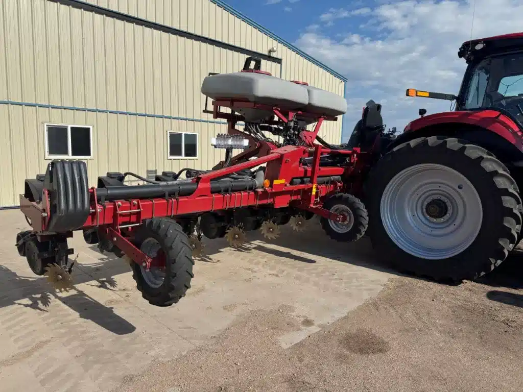 Gallery image 2 for Used 2014 Case IH 1235 Planter