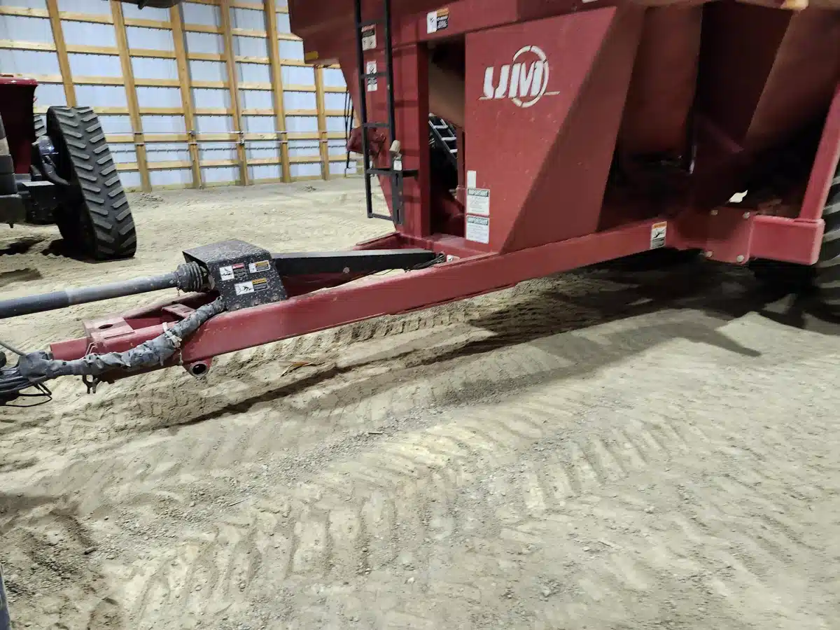 Gallery image 2 for Used 2011 Unverferth 1315 Grain Cart