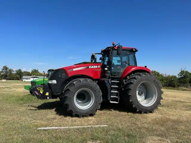Gallery image 1 for Used 2017 Case IH MAGNUM 340 Tractor