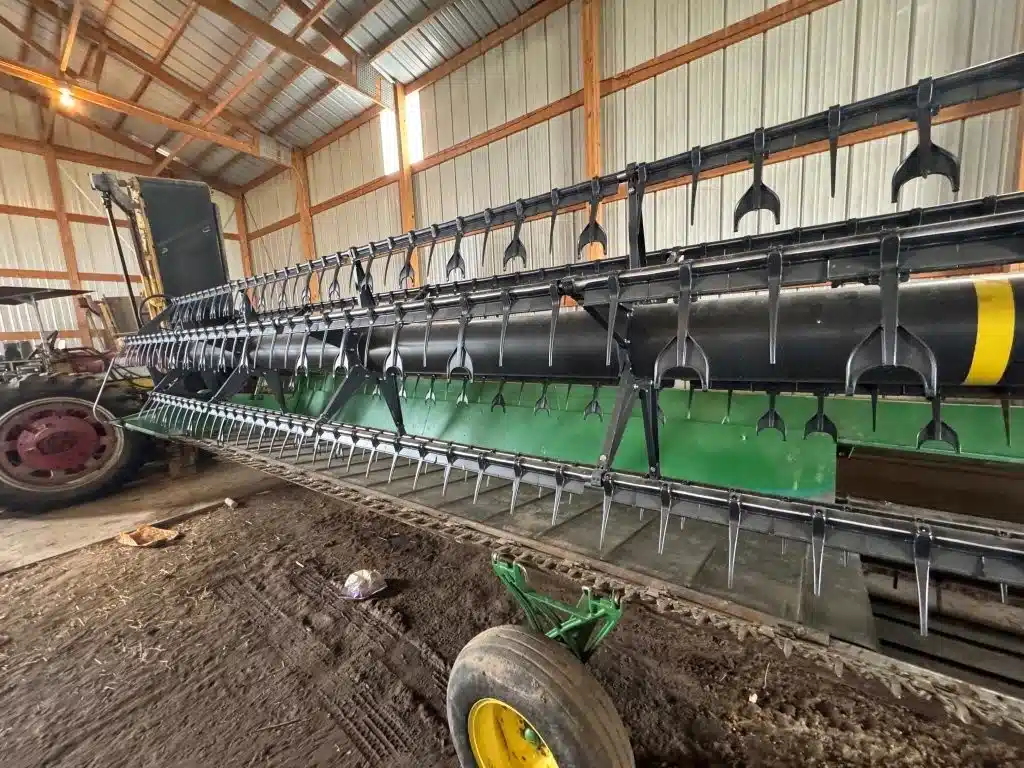 Gallery image 1 for Used 2007 John Deere 936D Header - Draper