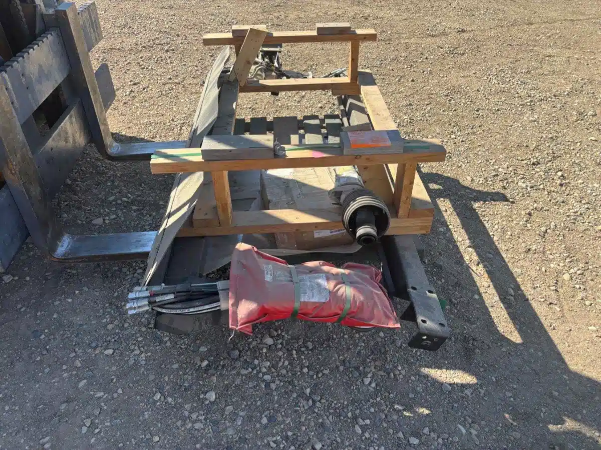 Gallery image 2 for Used 2021 MacDon C2010 Attachment