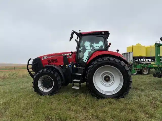 Gallery image 1 for Used 2024 Case IH MAGNUM 220 Tractor