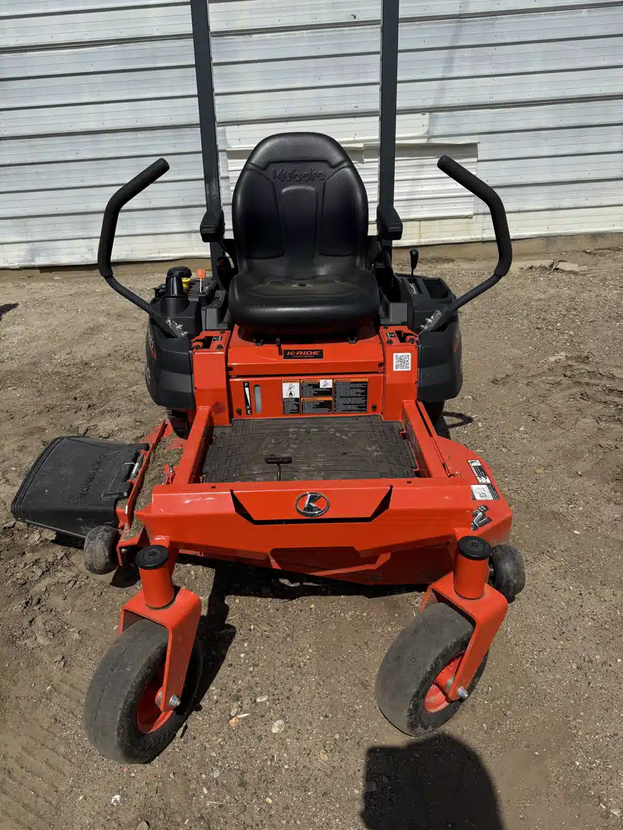 Gallery image 1 for Used 2023 Kubota Z232KW Mower - Zero Turn