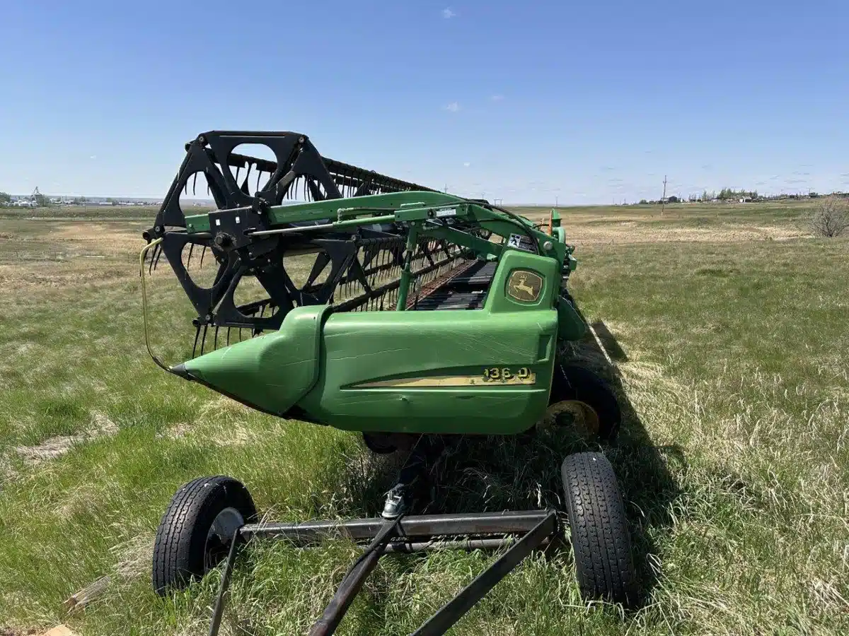 Gallery image 1 for Used 2007 John Deere 936D Header Combine